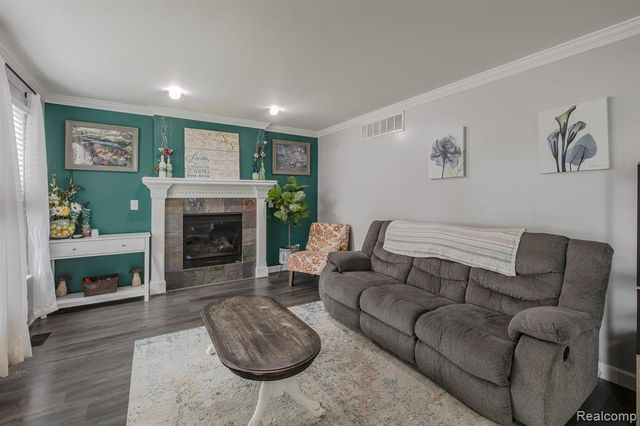 216 W Flint Street, Lake Orion, MI 48362