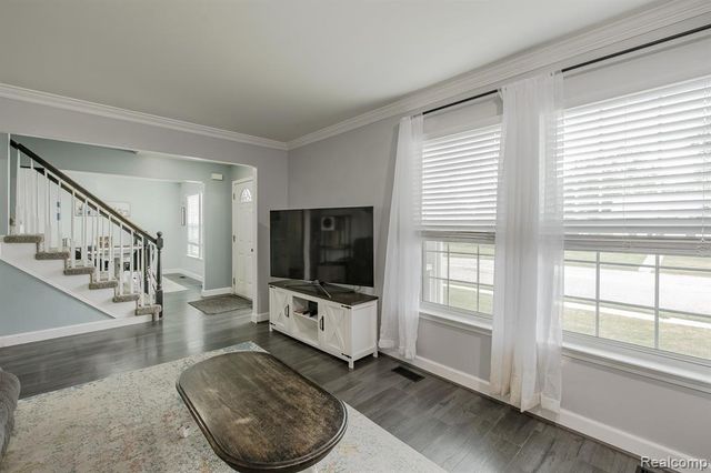 216 W Flint Street, Lake Orion, MI 48362