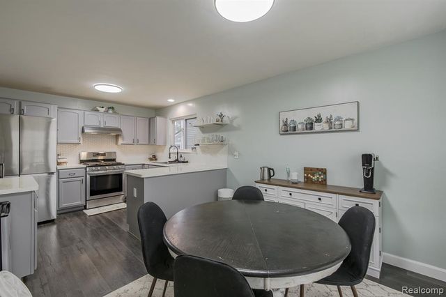 216 W Flint Street, Lake Orion, MI 48362