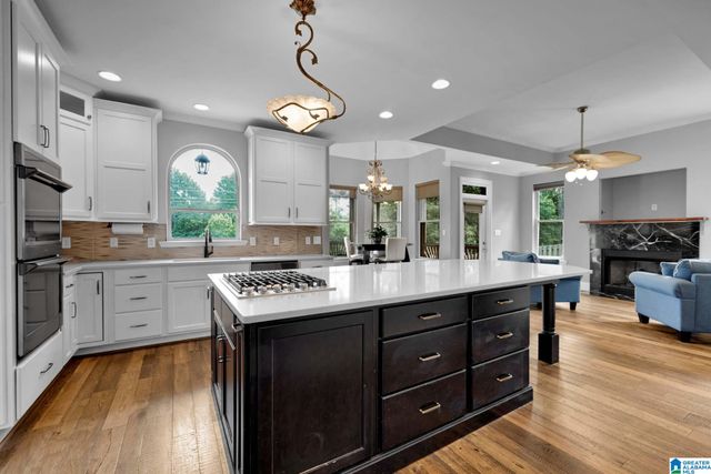205 WOODBRIDGE TRAIL, Chelsea, AL 35043
