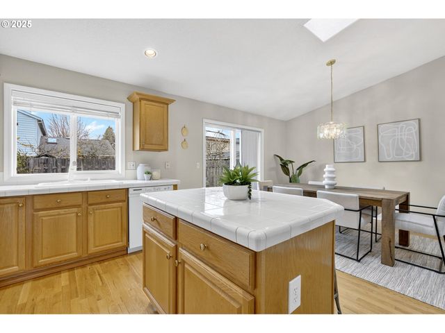 17137 Nw STOLLER Dr, Portland, OR 97229