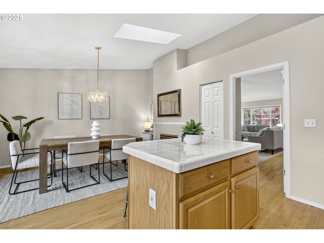 17137 Nw STOLLER Dr, Portland, OR 97229