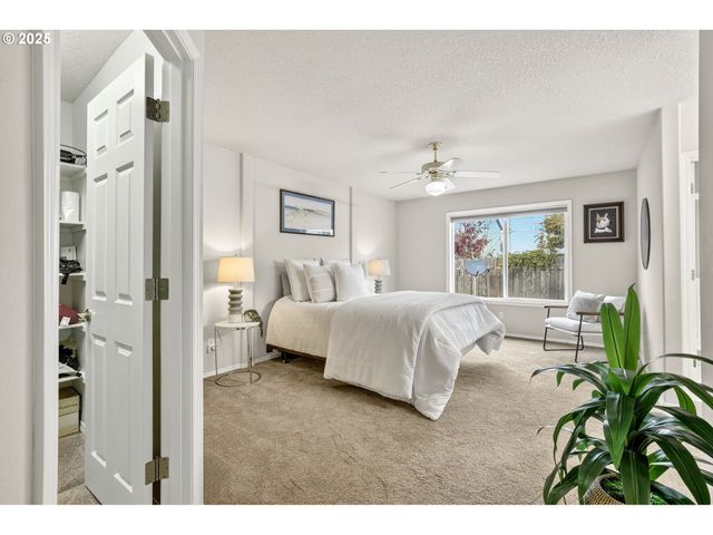 17137 Nw STOLLER Dr, Portland, OR 97229