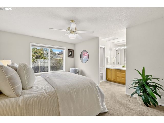 17137 Nw STOLLER Dr, Portland, OR 97229