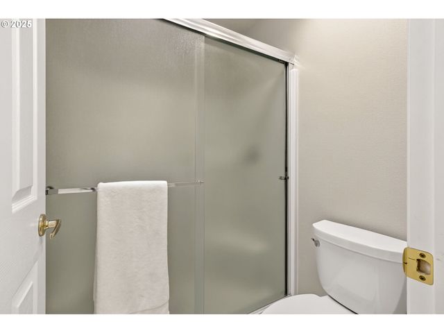 17137 Nw STOLLER Dr, Portland, OR 97229