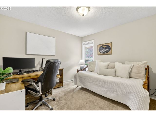 17137 Nw STOLLER Dr, Portland, OR 97229