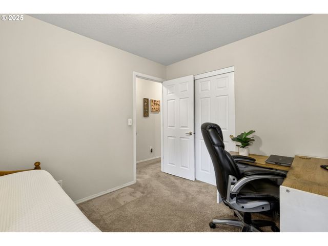 17137 Nw STOLLER Dr, Portland, OR 97229