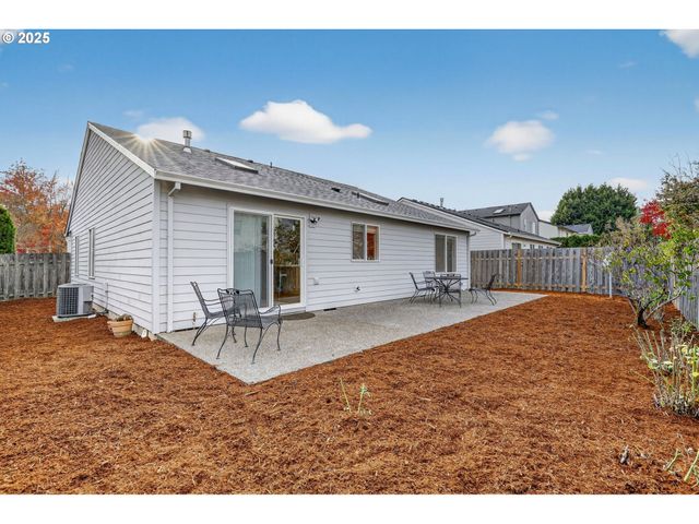 17137 Nw STOLLER Dr, Portland, OR 97229