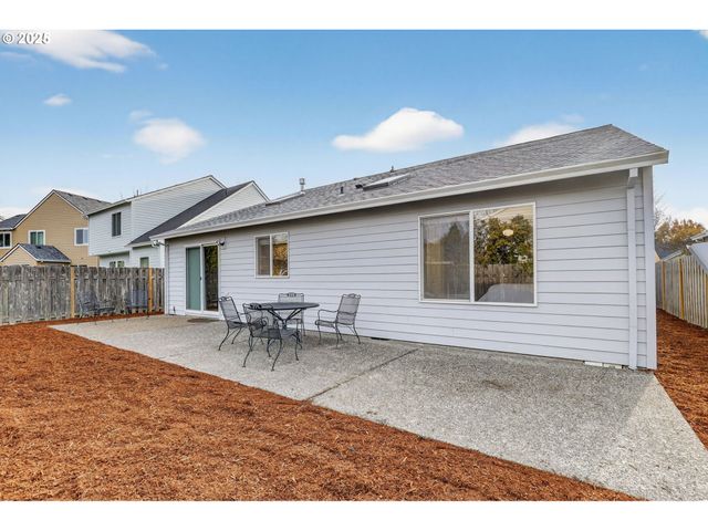 17137 Nw STOLLER Dr, Portland, OR 97229