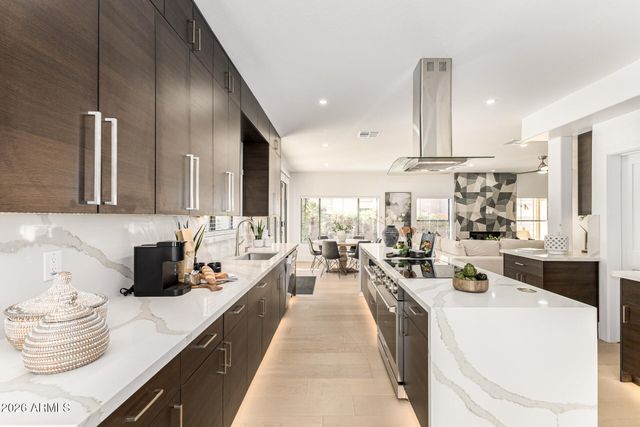 6213 E HELM Drive, Scottsdale, AZ 85254