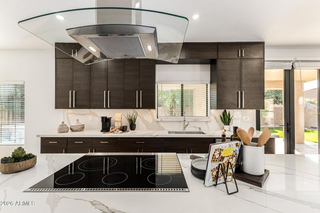 6213 E HELM Drive, Scottsdale, AZ 85254