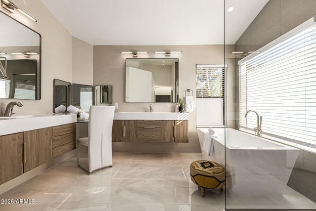 6213 E HELM Drive, Scottsdale, AZ 85254