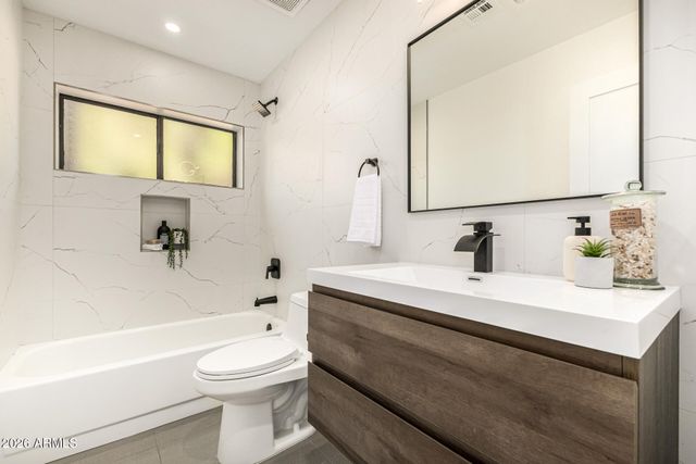 6213 E HELM Drive, Scottsdale, AZ 85254