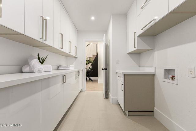 6213 E HELM Drive, Scottsdale, AZ 85254