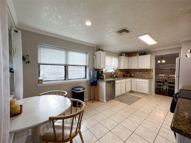 2909 Laurelridge Drive, League City, TX 77573