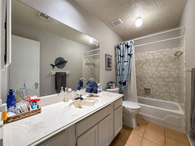 2909 Laurelridge Drive, League City, TX 77573