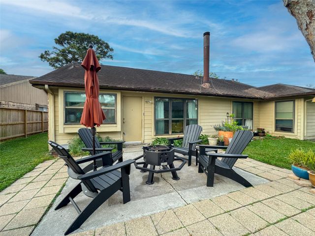 2909 Laurelridge Drive, League City, TX 77573