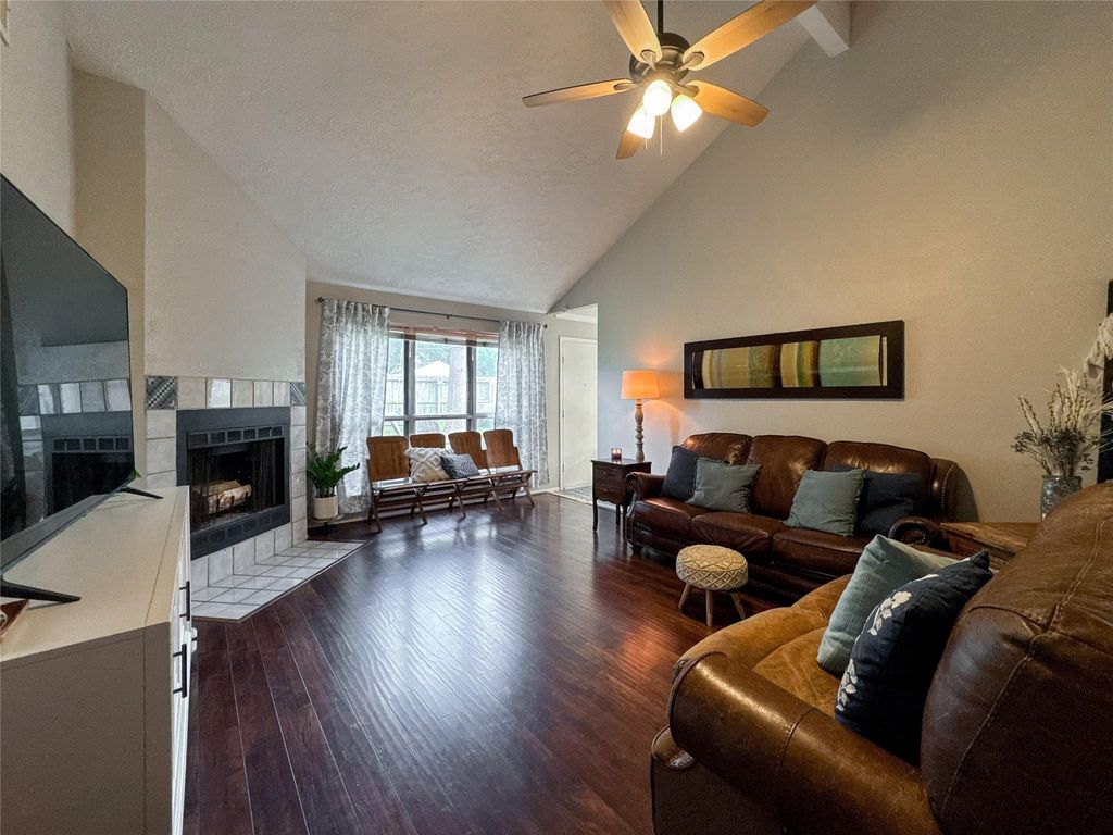 2909 Laurelridge Drive, League City, TX 77573