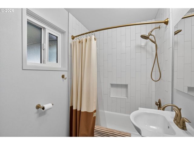 8756 Se 67TH Ave, Portland, OR 97206