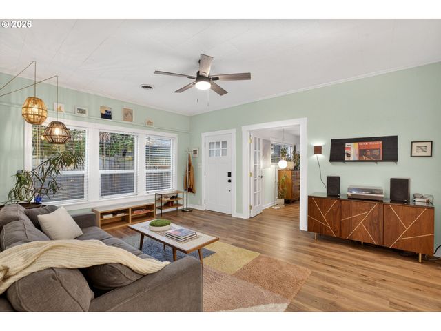 8756 Se 67TH Ave, Portland, OR 97206