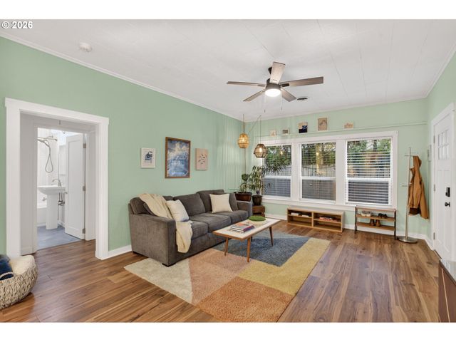 8756 Se 67TH Ave, Portland, OR 97206