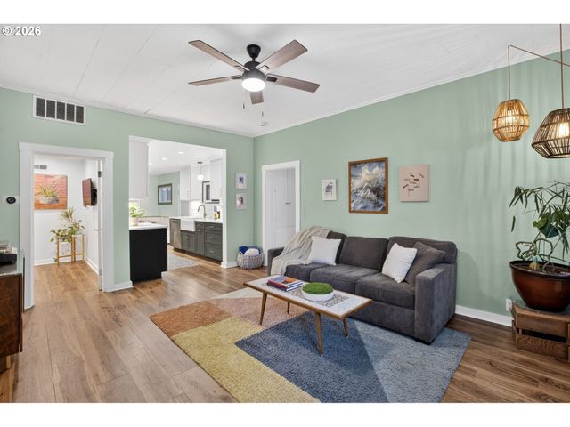 8756 Se 67TH Ave, Portland, OR 97206