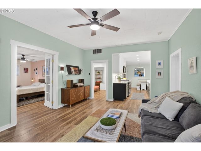 8756 Se 67TH Ave, Portland, OR 97206