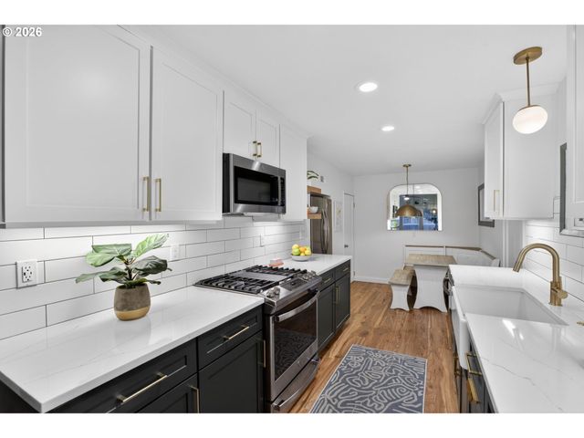 8756 Se 67TH Ave, Portland, OR 97206