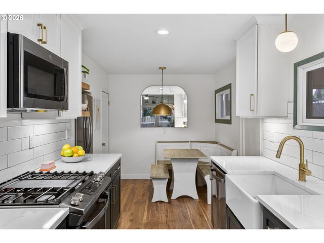 8756 Se 67TH Ave, Portland, OR 97206