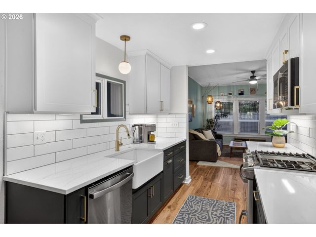 8756 Se 67TH Ave, Portland, OR 97206