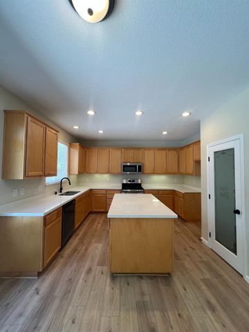 10385 Nations Cir, Stockton, CA 95209