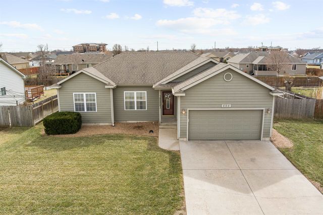 656 Joanie Ln, Salina, KS 67401