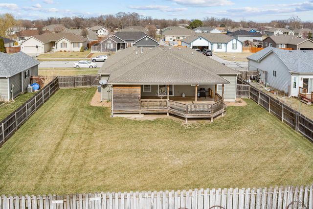 656 Joanie Ln, Salina, KS 67401