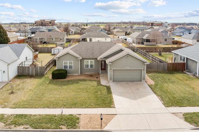 656 Joanie Ln, Salina, KS 67401