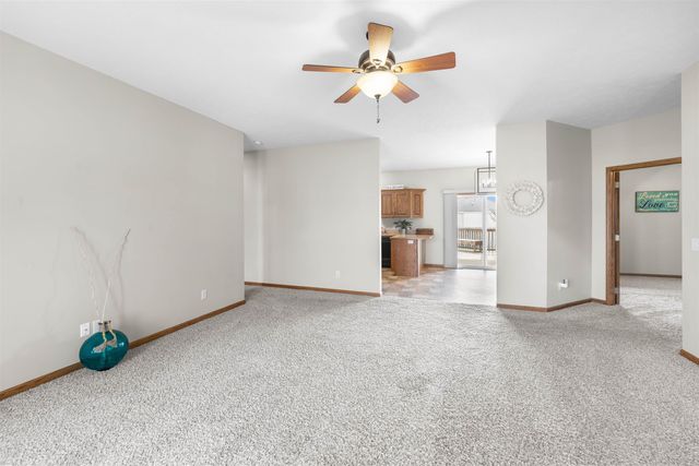 656 Joanie Ln, Salina, KS 67401