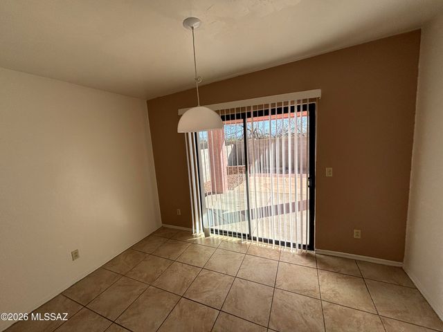 1634 E Calle Grandiosa, Tucson, AZ 85706