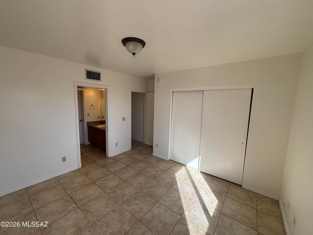 1634 E Calle Grandiosa, Tucson, AZ 85706