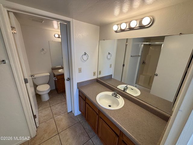 1634 E Calle Grandiosa, Tucson, AZ 85706