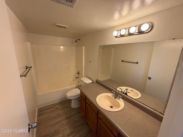 1634 E Calle Grandiosa, Tucson, AZ 85706