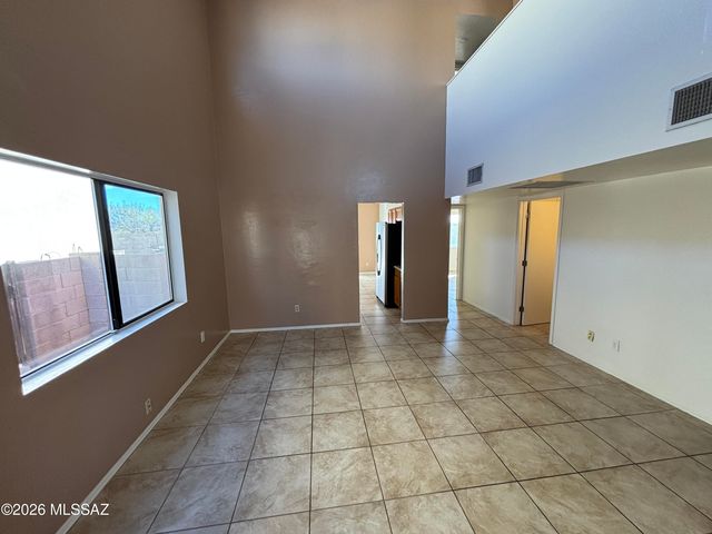 1634 E Calle Grandiosa, Tucson, AZ 85706