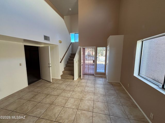1634 E Calle Grandiosa, Tucson, AZ 85706