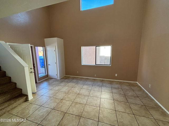1634 E Calle Grandiosa, Tucson, AZ 85706