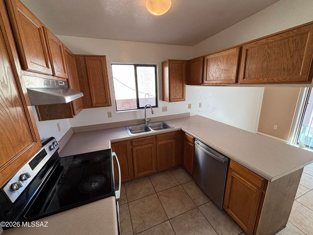 1634 E Calle Grandiosa, Tucson, AZ 85706