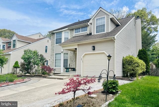 26 CHRISTOPHER MILLS DR, Mount Laurel, NJ 08054