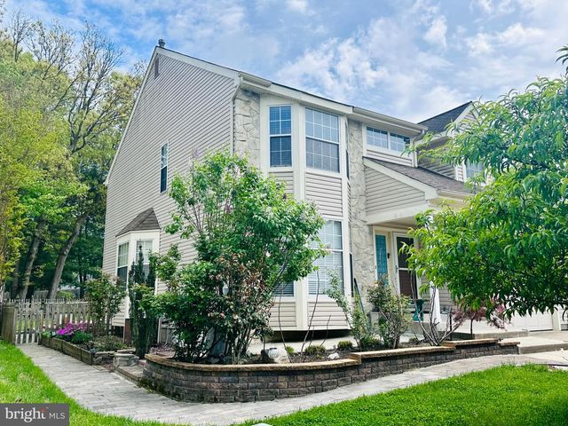 26 CHRISTOPHER MILLS DR, Mount Laurel, NJ 08054