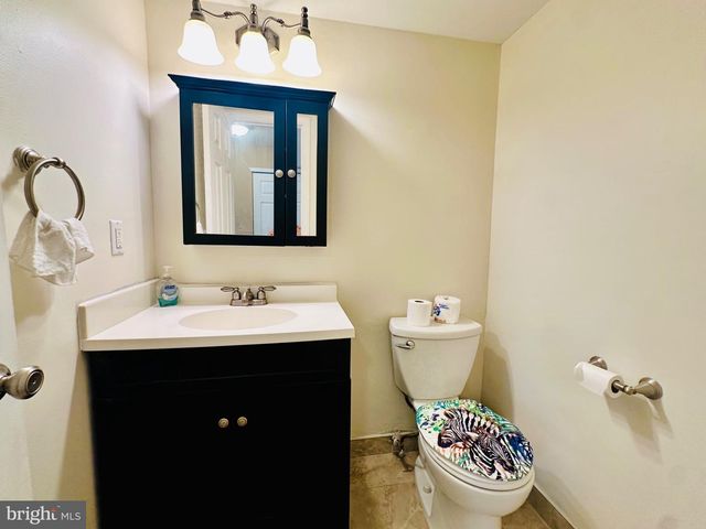 26 CHRISTOPHER MILLS DR, Mount Laurel, NJ 08054