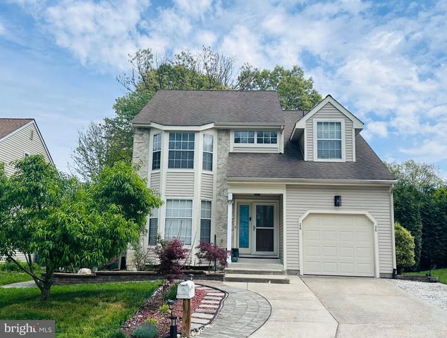 26 CHRISTOPHER MILLS DR, Mount Laurel, NJ 08054