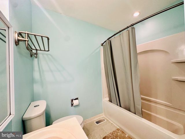26 CHRISTOPHER MILLS DR, Mount Laurel, NJ 08054