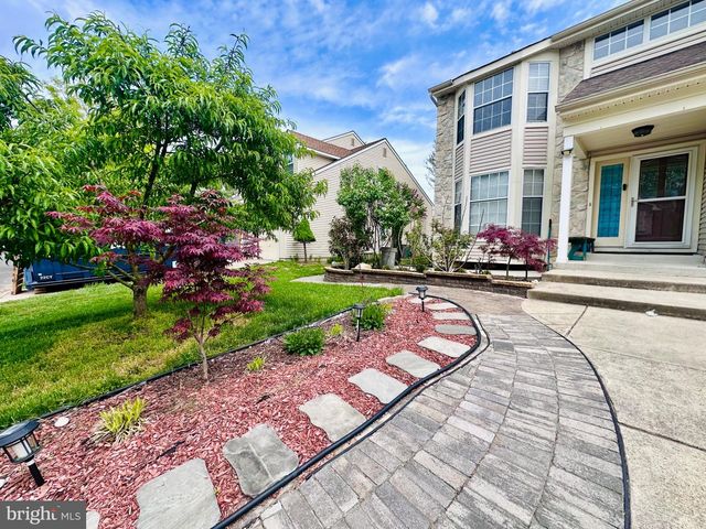 26 CHRISTOPHER MILLS DR, Mount Laurel, NJ 08054
