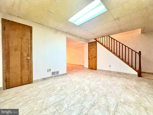 26 CHRISTOPHER MILLS DR, Mount Laurel, NJ 08054